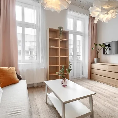 Kamienica Centrum Nr 13 *